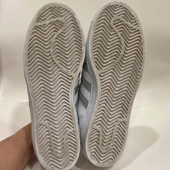 ADIDAS White Superstar Sneakers in Women Size 6.5 with Silver Stripes - Picture 5 of 8